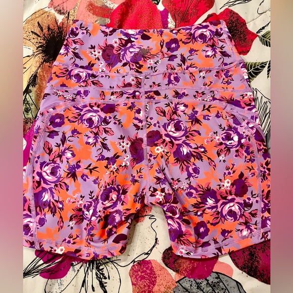 Relay Active shorts SMALL - Picture 3 of 5